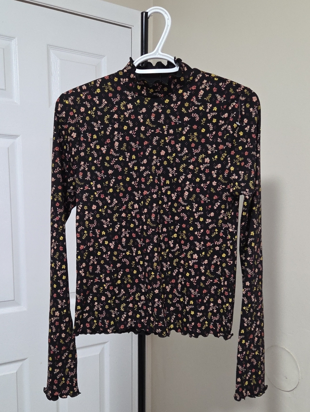 Nwt Old Navy Cotton Blend Black Floral Mock Neck Long Sleeve Top